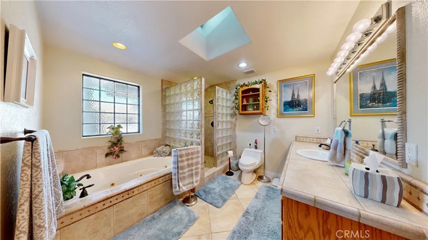 16450 Tao Road, Apple Valley, California 92307