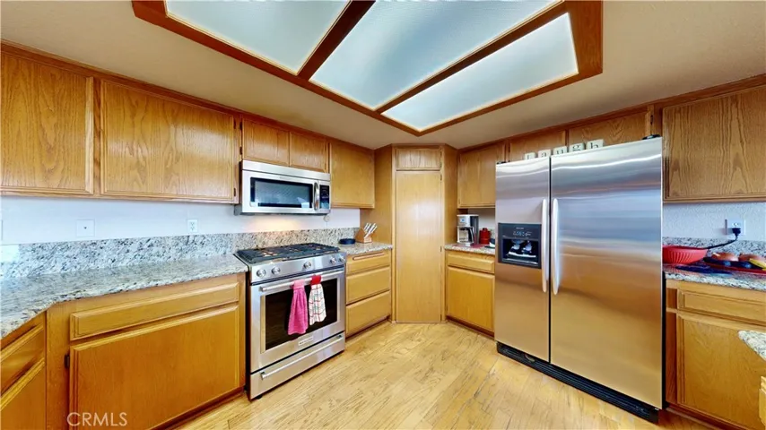 16450 Tao Road, Apple Valley, California 92307