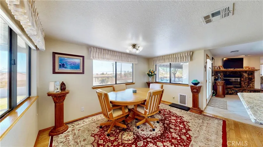 16450 Tao Road, Apple Valley, California 92307