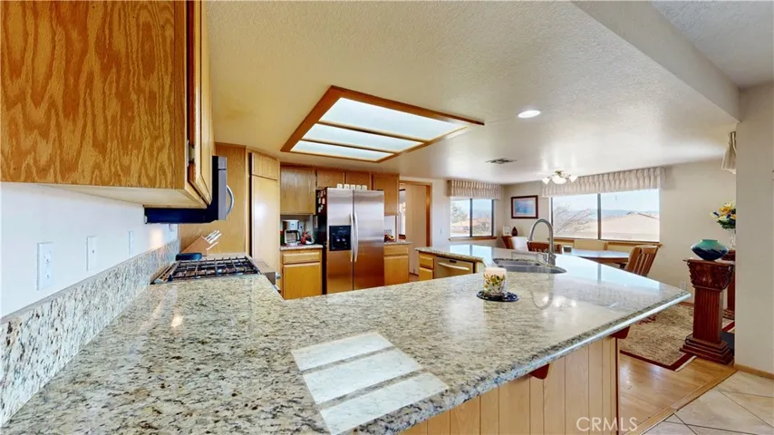16450 Tao Road, Apple Valley, California 92307