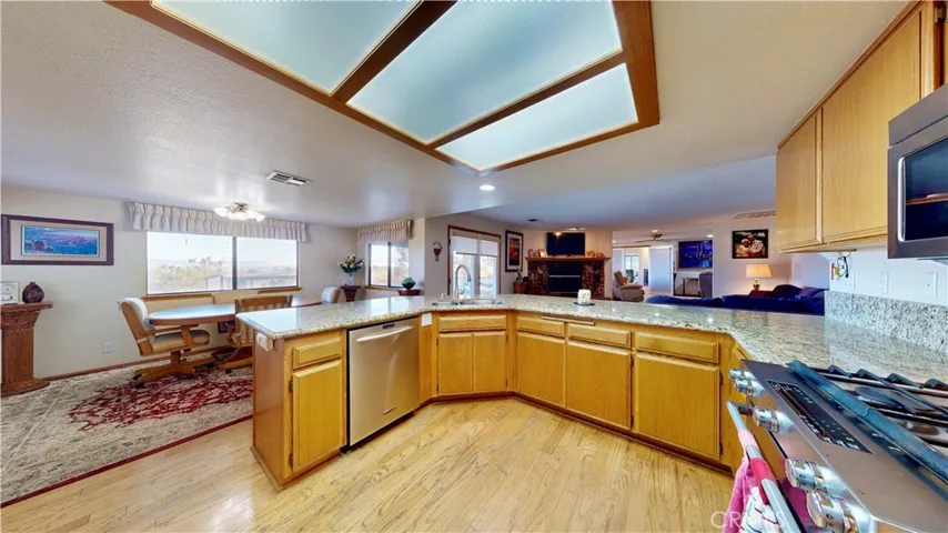 16450 Tao Road, Apple Valley, California 92307