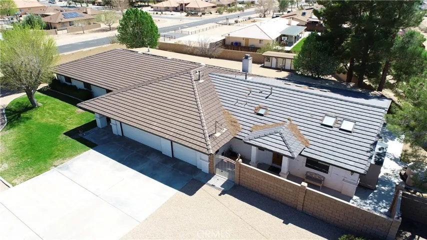 16450 Tao Road, Apple Valley, California 92307