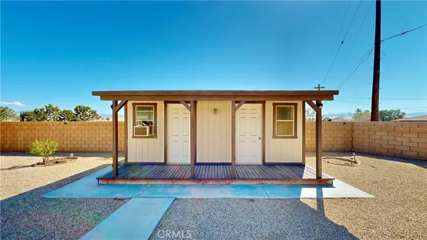 16450 Tao Road, Apple Valley, California 92307
