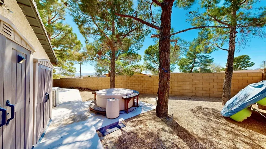 16450 Tao Road, Apple Valley, California 92307