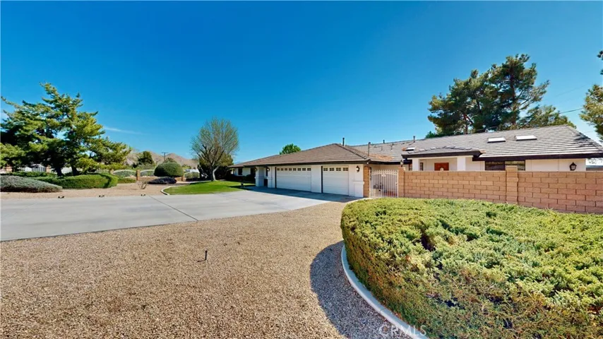 16450 Tao Road, Apple Valley, California 92307