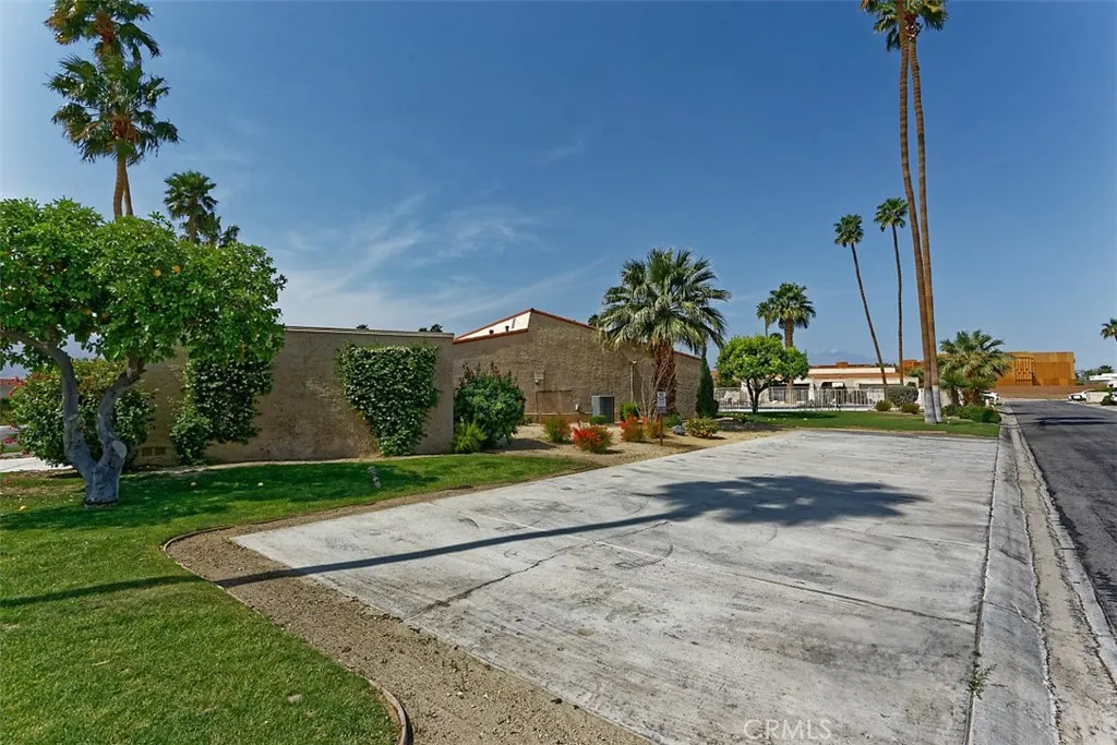 80173 Palm Circle Drive, La Quinta, California 92253 home-pic-12
