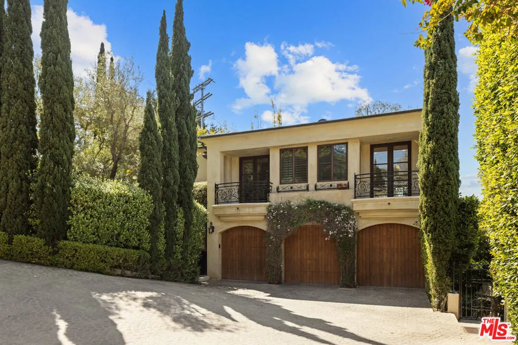 587 Entrada Drive, Santa Monica, California 90402, 5 Bedrooms Bedrooms, ,6 BathroomsBathrooms,Residential,For Sale,Entrada,25517911