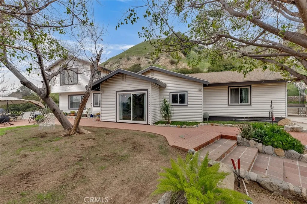 9707 Foothill Boulevard, Sylmar, California 91342 home-pic-2