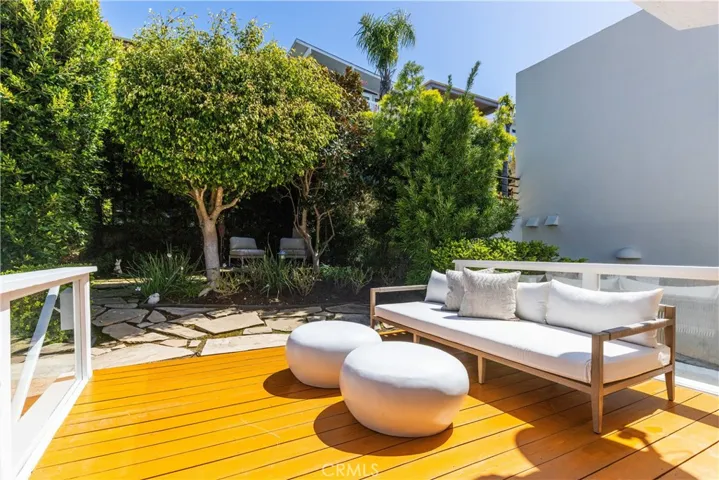 968 Acapulco Street, Laguna Beach, California 92651
