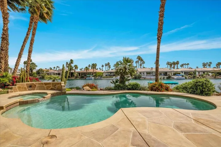 47620 Via Montigo - Pool and Spa