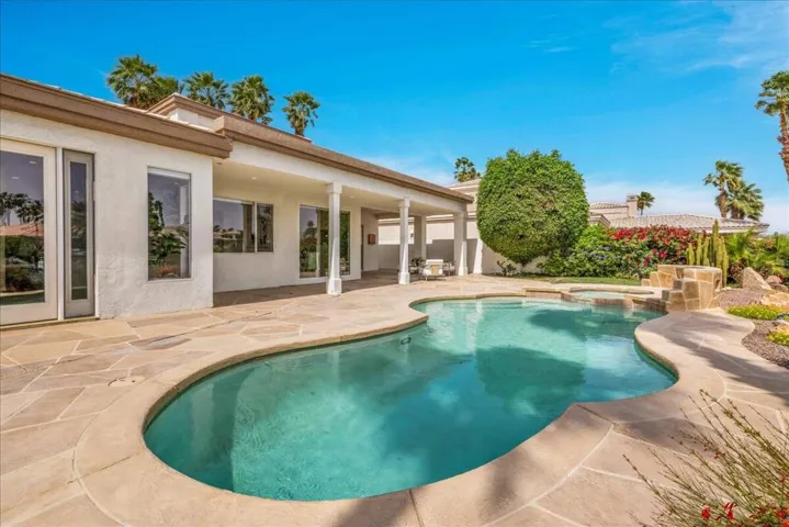 47620 Via Montigo - Pool and Spa