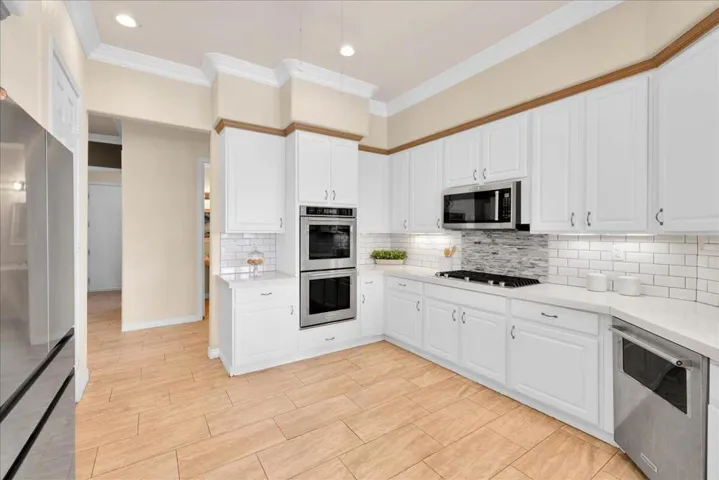 47620 Via Montigo - Kitchen 5