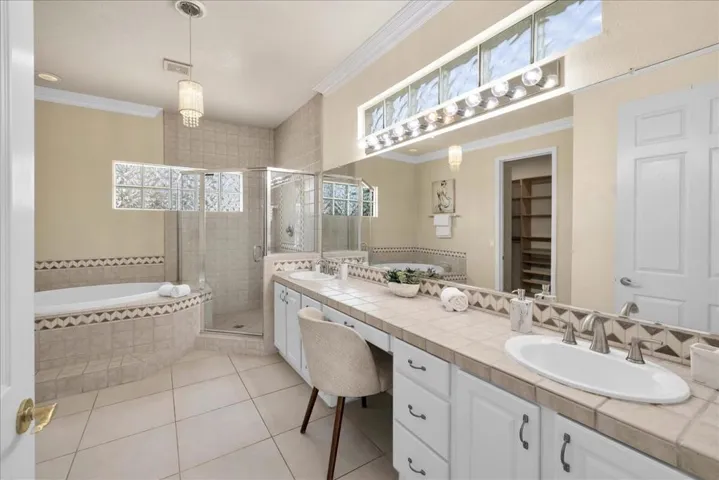 47620 Via Montigo - Primary Bdrm Bath