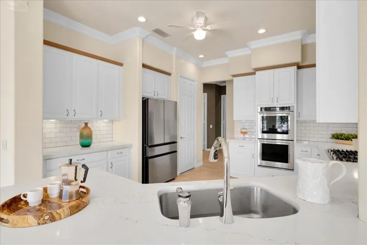 47620 Via Montigo - Kitchen