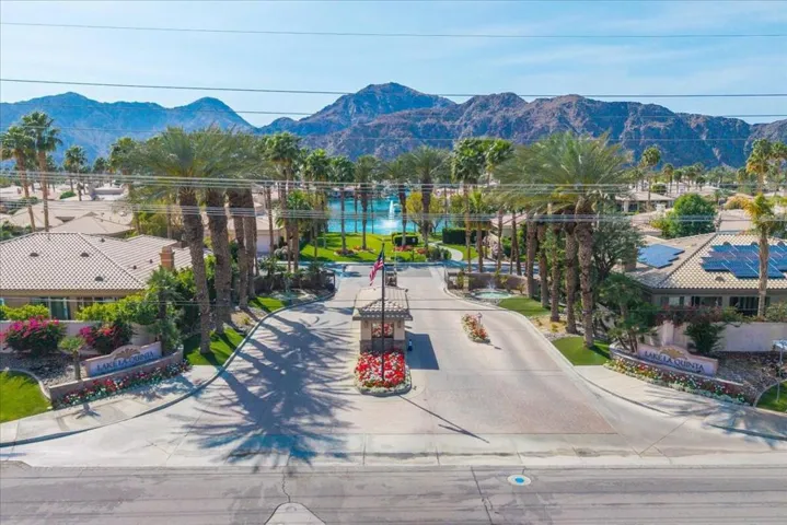 47620 Via Montigo - Lake La Quinta Gate