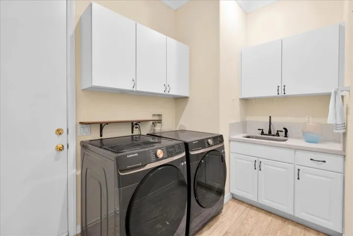 47620 Via Montigo - Laundry