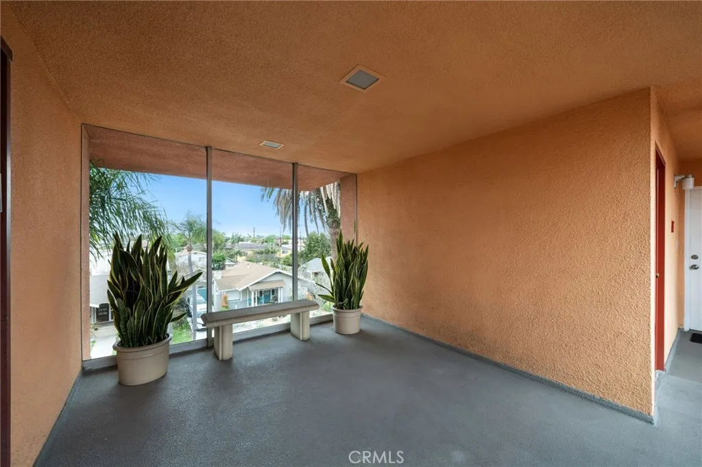 382 Coronado Avenue 102a, Long Beach, California 90814 home-pic-22