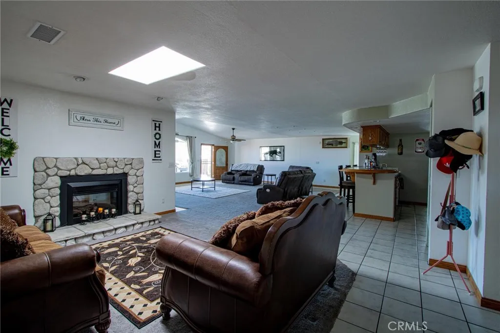 7469 Madera Avenue, Hesperia, California 92345 home-pic-6