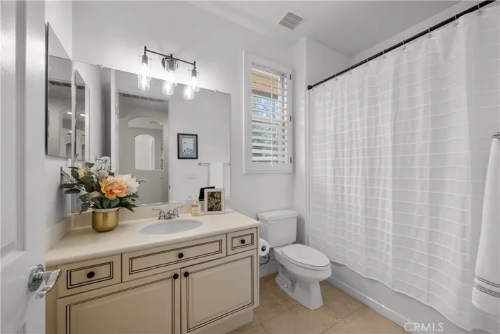 Marble Hall Bath is Convenient to Loft