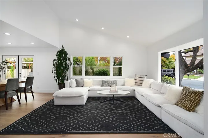 1233 Barclay Court, Westlake Village, California 91361