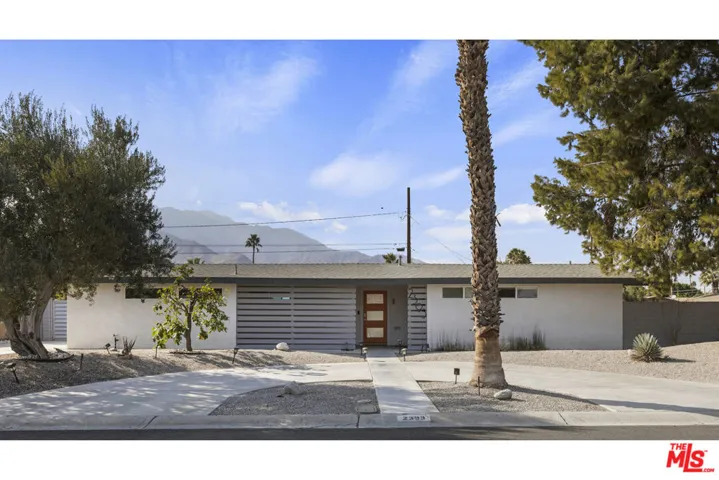 2393 N San Clemente Road, Palm Springs, California 92262