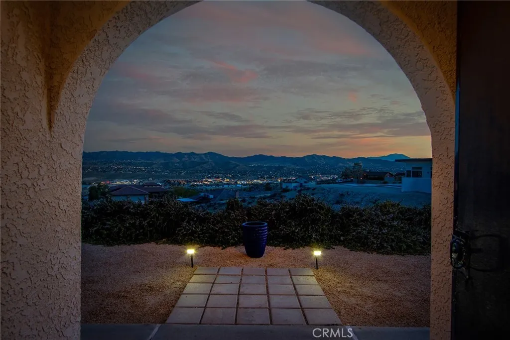 6177 Mandarin Road, Yucca Valley, California 92284 home-pic-4