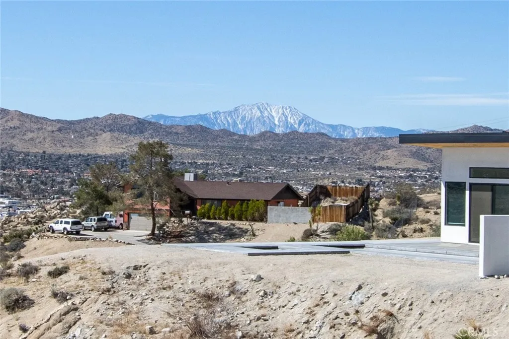 6177 Mandarin Road, Yucca Valley, California 92284 home-pic-66
