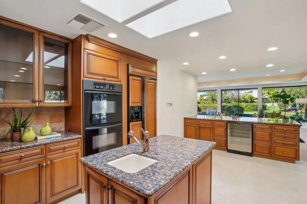 1 Exeter Court, Rancho Mirage, California 92270 home-pic-14