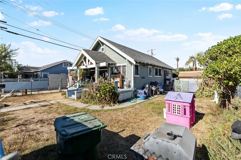 947 81, Los Angeles, California 90044 home-pic-6