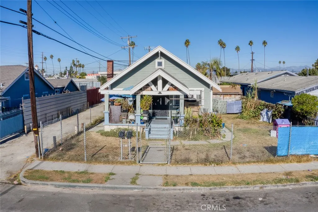947 81, Los Angeles, California 90044 home-pic-4