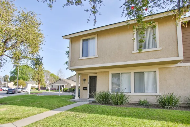 240 Carriage Drive D, Santa Ana, California 92707