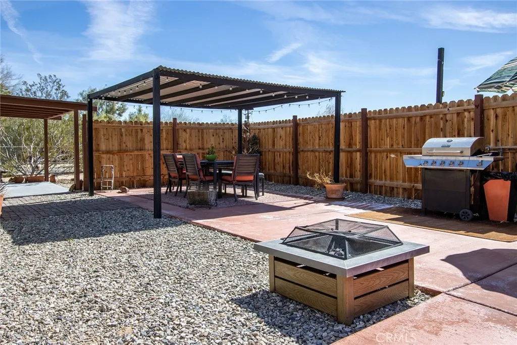 6600 Split Rock Avenue, 29 Palms, California 92277 home-pic-21