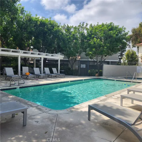 Pool and table seating