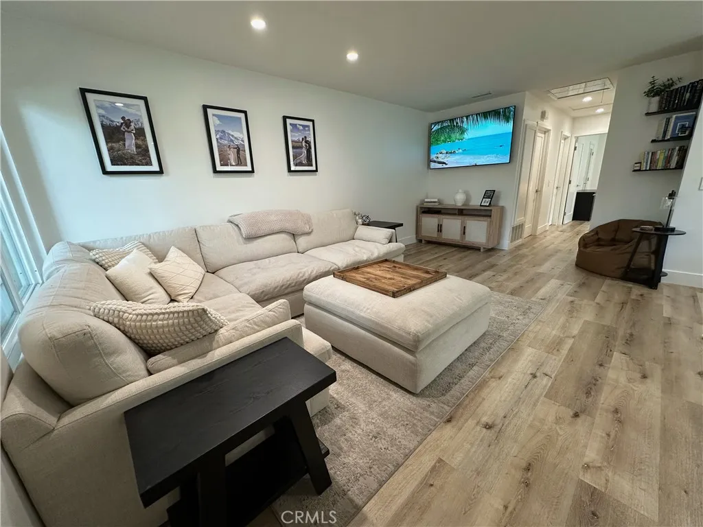 5458 E Willow Woods Lane 122, Anaheim, California 92807 home-pic-2