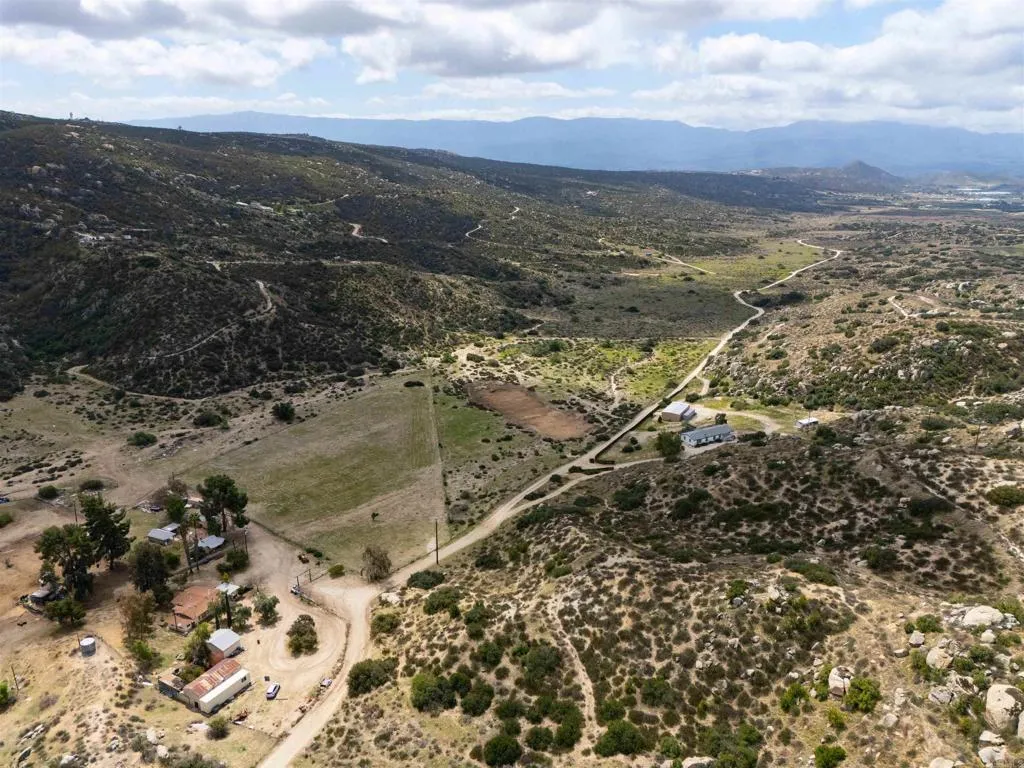 44564 Lewis Valley Road, Hemet, California 92544 home-pic-49