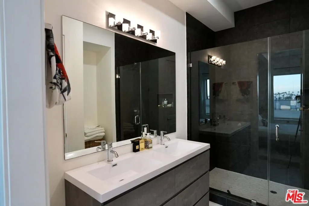 5961 Fountain Avenue, Los Angeles, California 90028 home-pic-10