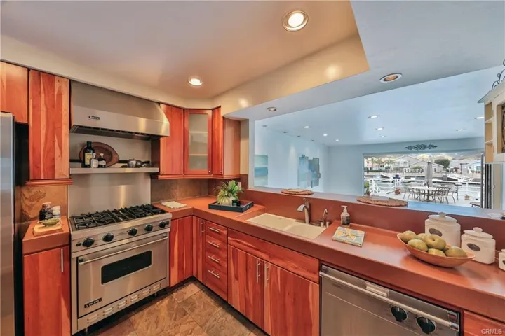 3294 Tempe Drive, Huntington Beach, California 92649