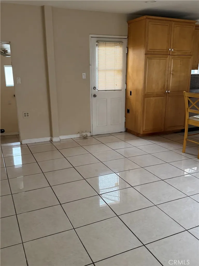 18047 Erwin Street, Encino, California 91316 home-pic-22