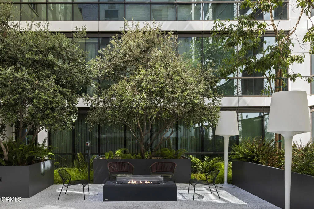 400 S Broadway 911, Los Angeles, California 90013 home-pic-41