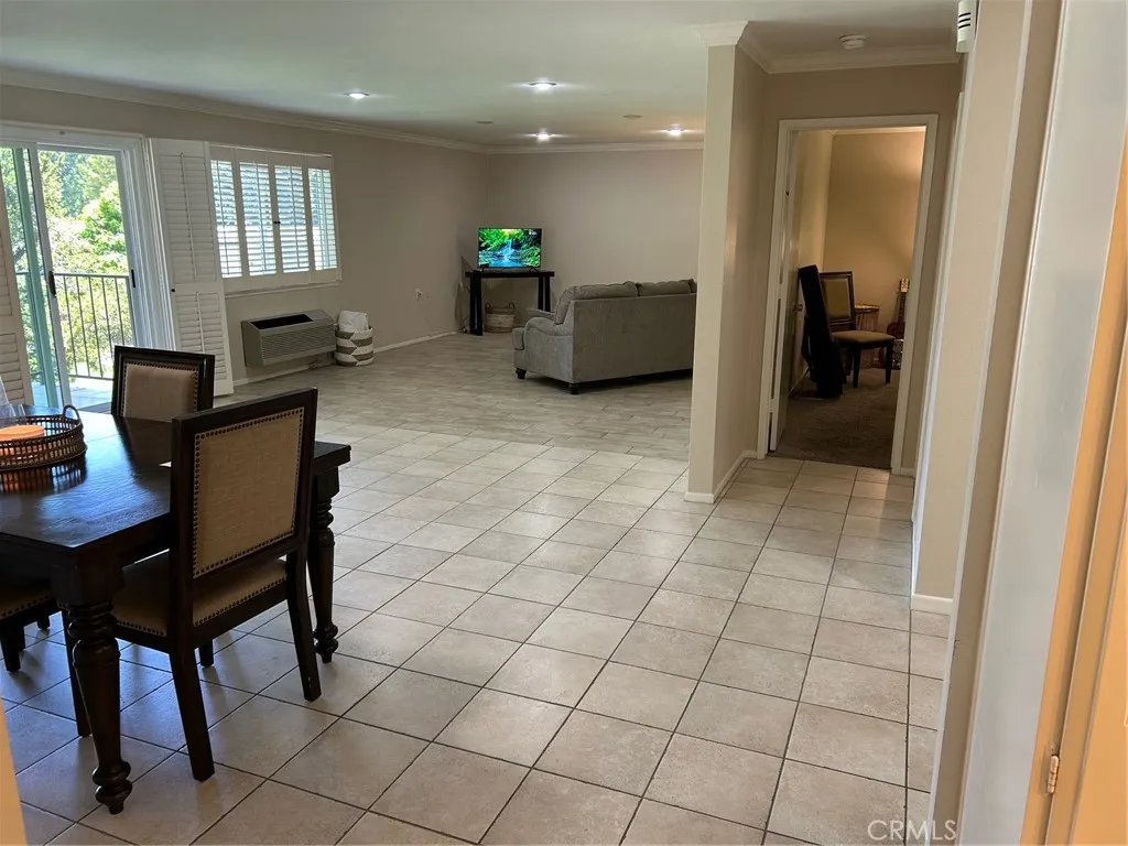 2370 Via Mariposa W 1b, Laguna Woods, California 92637, 2 Bedrooms Bedrooms, ,2 BathroomsBathrooms,Residential,For Sale,Via Mariposa,OC25069177
