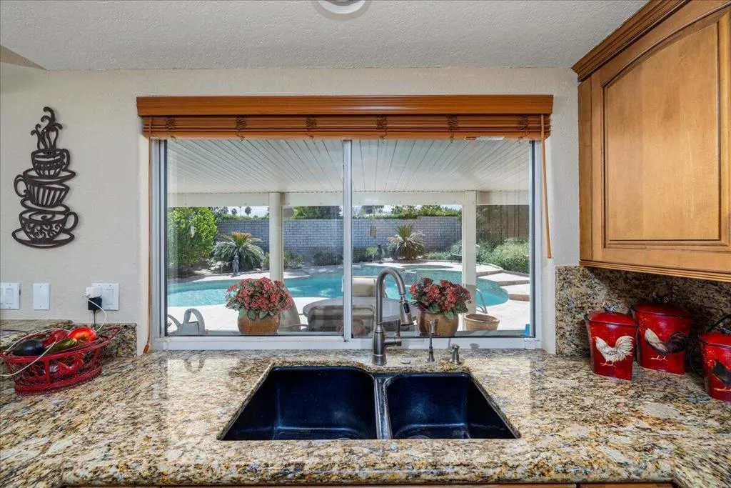 73499 Haystack Road, Palm Desert, California 92260 home-pic-14