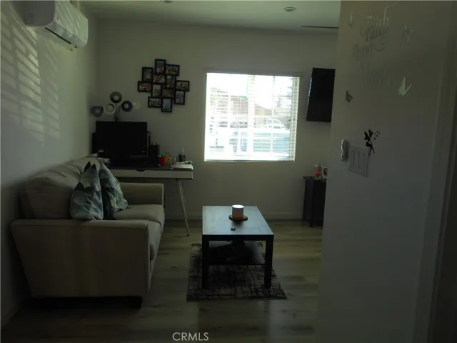 Bright living area and recessed lighting