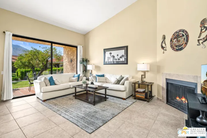 691 S Calle Petunia, Palm Springs, California 92262