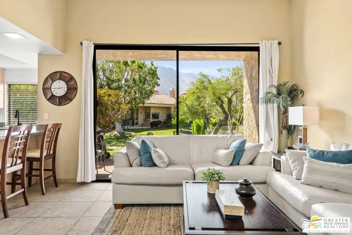 691 S Calle Petunia, Palm Springs, California 92262
