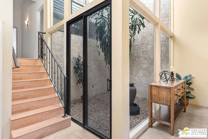 691 S Calle Petunia, Palm Springs, California 92262