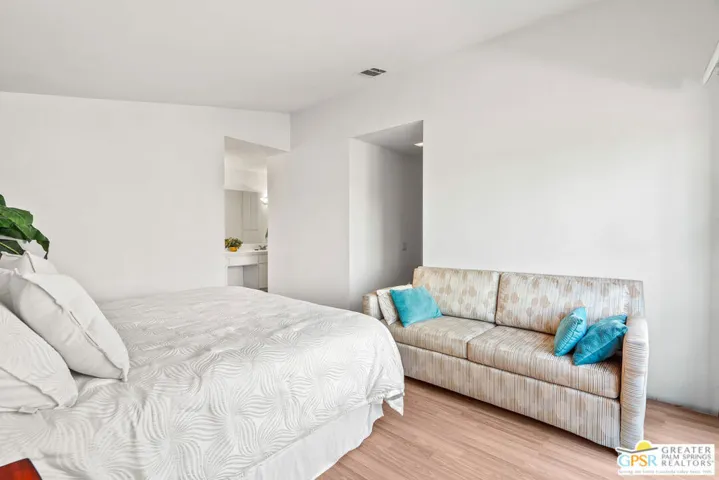 691 S Calle Petunia, Palm Springs, California 92262