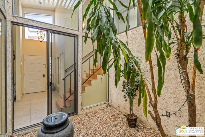691 S Calle Petunia, Palm Springs, California 92262