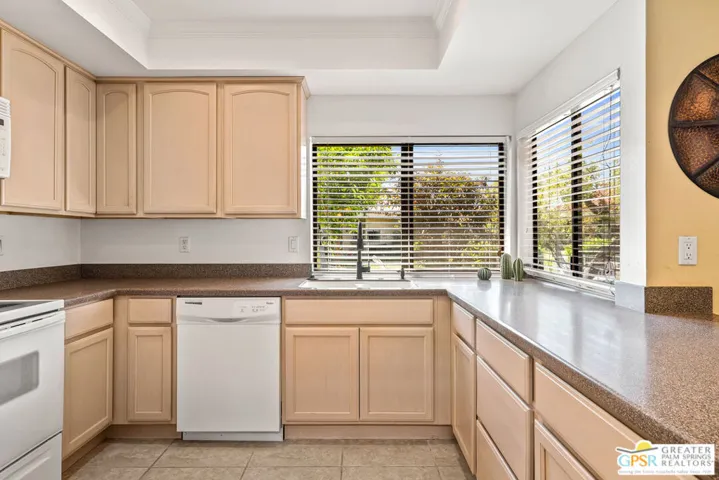 691 S Calle Petunia, Palm Springs, California 92262