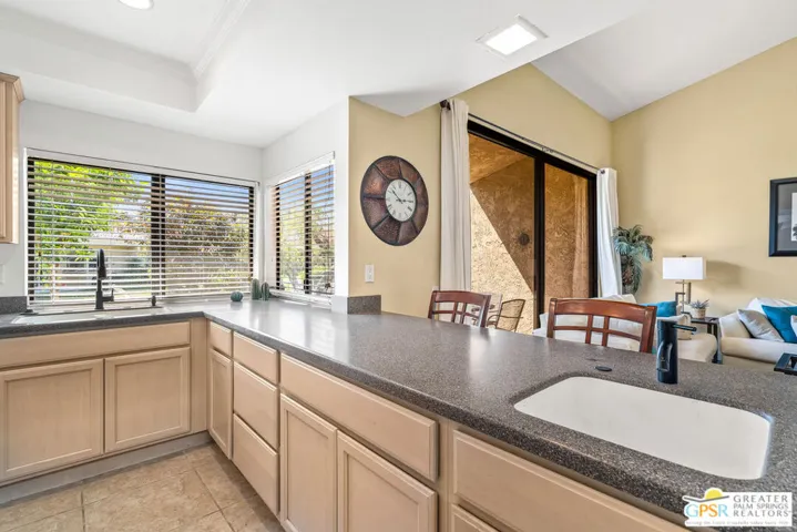 691 S Calle Petunia, Palm Springs, California 92262