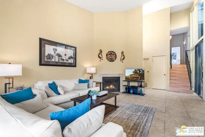 691 S Calle Petunia, Palm Springs, California 92262